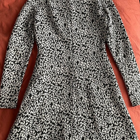 Jaelyn Knit Dress - Picture 9 of 11